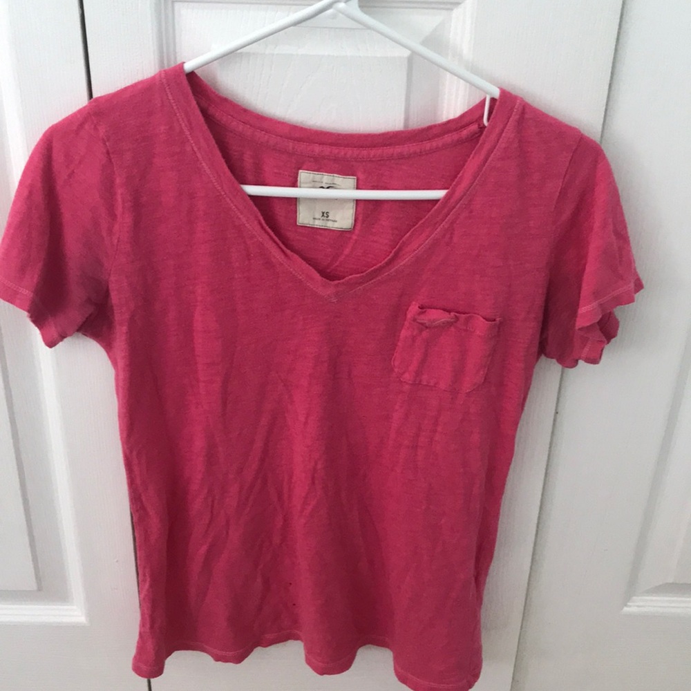 Hollister V-neck Tee! 💗